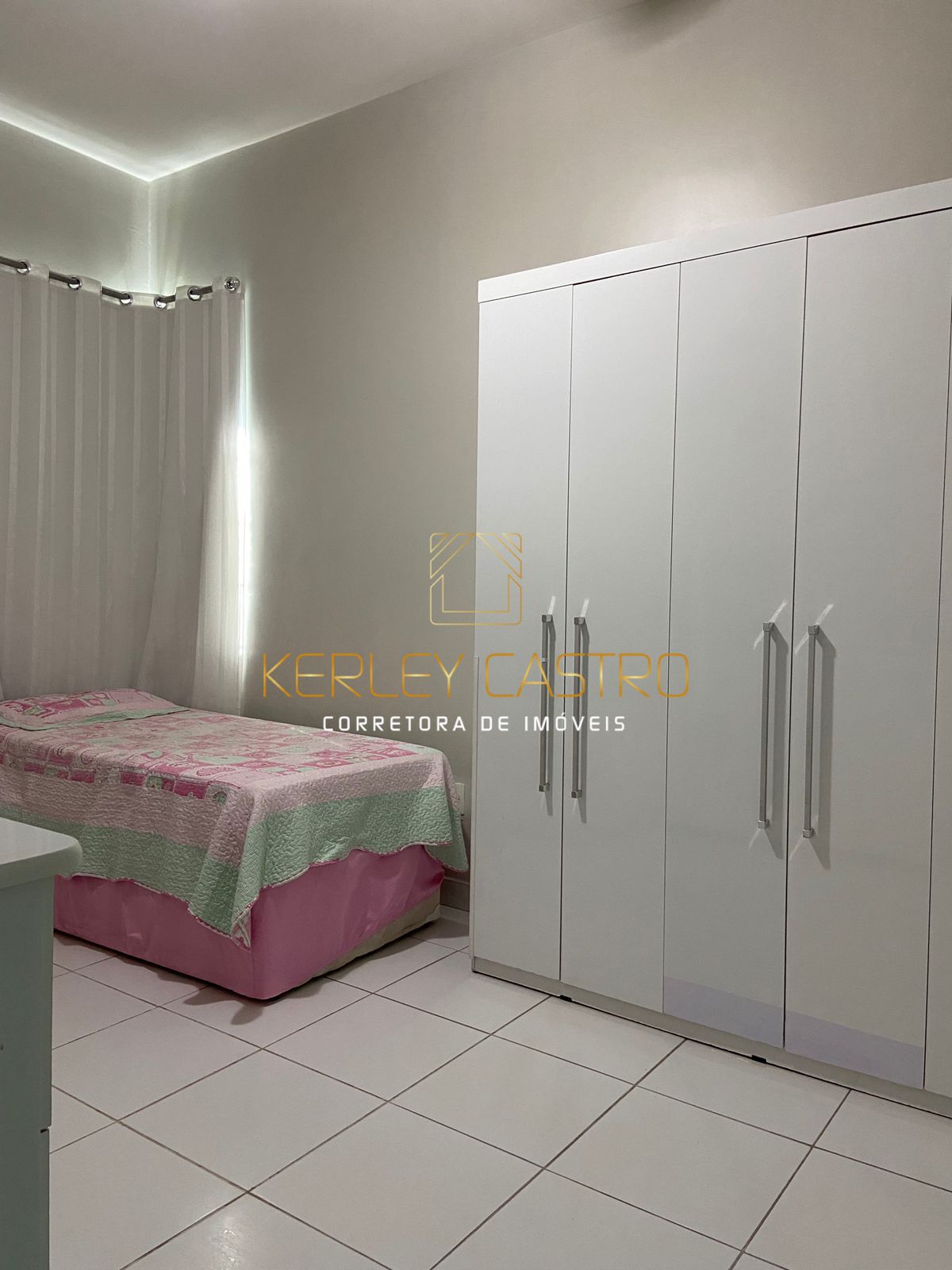 VENDO LINDA CASA ESTILO COLONIAL-JARDIM EUROPA 